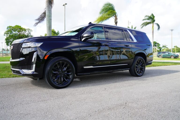 Cadillac Escalade – photo 1